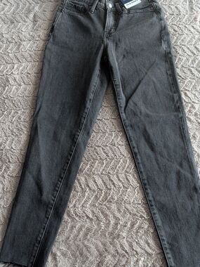 Brand New- Old Navy Women’s Straight Leg Jeans in Charcoal Black